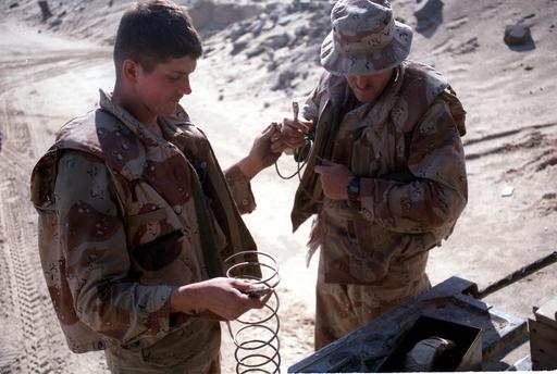 Mitglieder eines Abrissteams der Task Force Alpha, 2. Marinedivision ...
