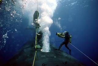 PHOTO Nuclear-powered strategic missile submarine USS WOODROW WILSON SSBN-624 