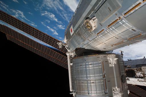 S126E009857 - STS-126 - Time Lapse Photography of Kibo and… — PICRYL ...