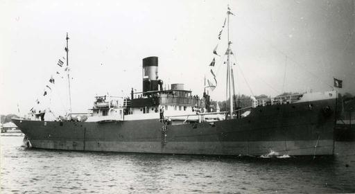 Ägare:/1948-48/: Rederi AB Bris. Hemort: Stockholm. — PICRYL - Public ...