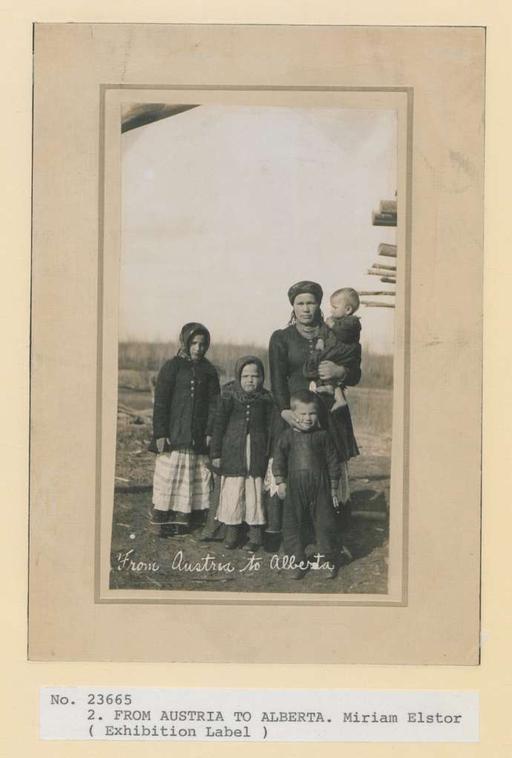 От Австрии до Альберты (HS85-10-23665) оригинал, immigrants, train, alberta, canada, austrian, migration, railroad, settlers