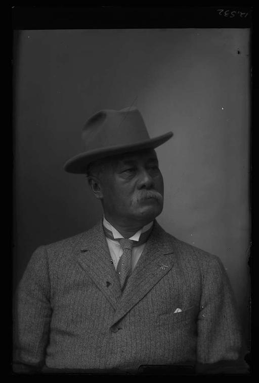 Samuel Parker (PNM-228-17413, original), portrait, clergyman, samuel parker, clerical collar, coat