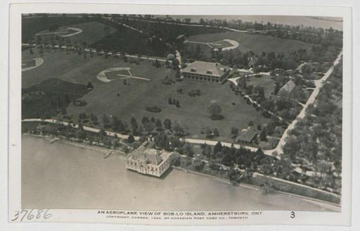Amherstburg Ontario aus einem Flugzeug (HS85-10-37686) original, amherstburg, ontario, aerial view, town, landscape, aeroplane, aerial photography