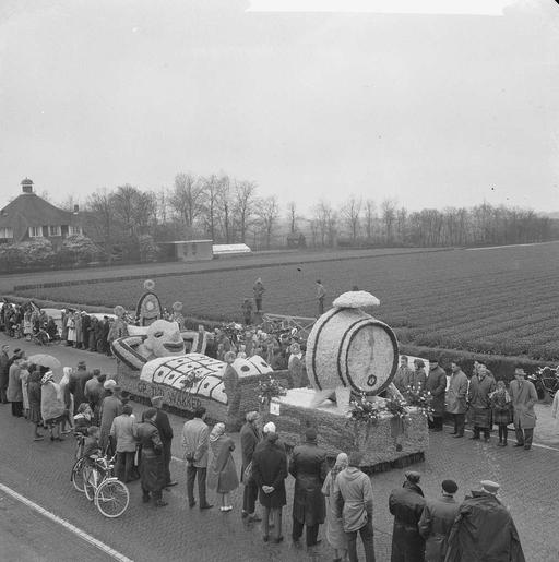 Bloemencorso in de bollenstreek (eerste prijs originaliteit, flower parade, bollenstreek, float, flowers, originality, competition