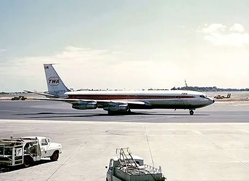 Douglas DC-8-55, Japan Airlines (JAL) JP7316431 — PICRYL - Public