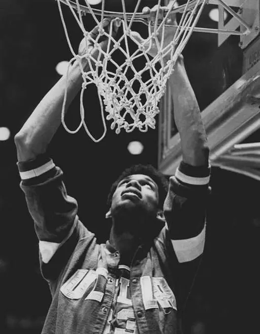 Kareem Abdul-Jabbar 1975 — PICRYL - Public Domain Media Search Engine