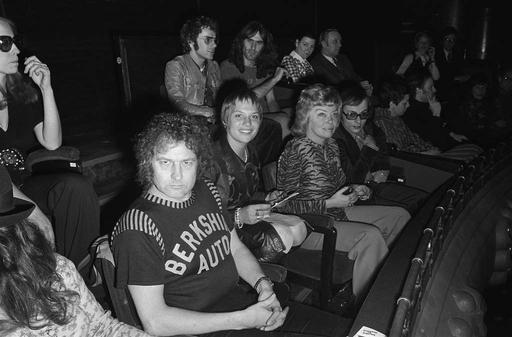 Première-voorstelling film Turks Fruit in Tuschinski, Vlnr Jan ...