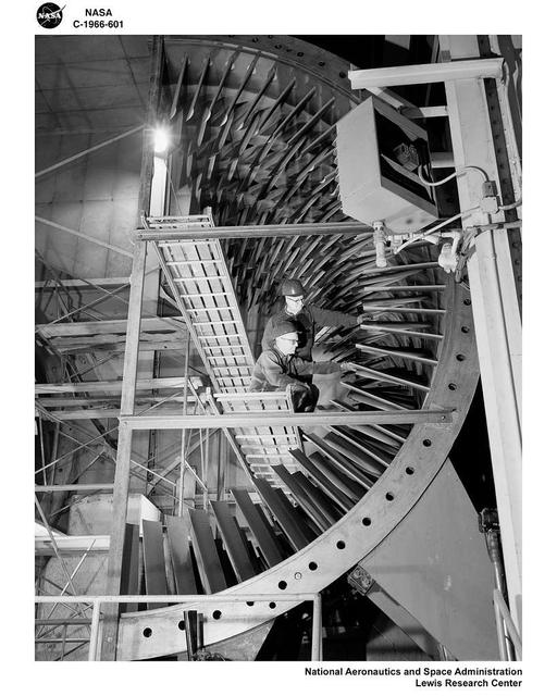NASA STATOR AND ROTOR BLADES - Glenn Research Center History - NARA ...