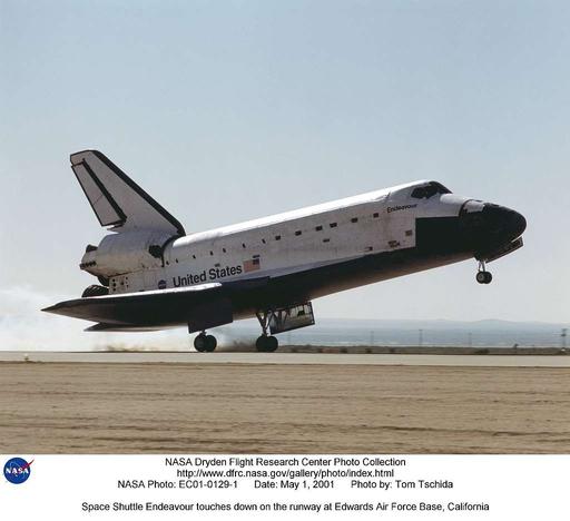 Space Shuttle Endeavour touches down on the runway at Edwards Air Force ...