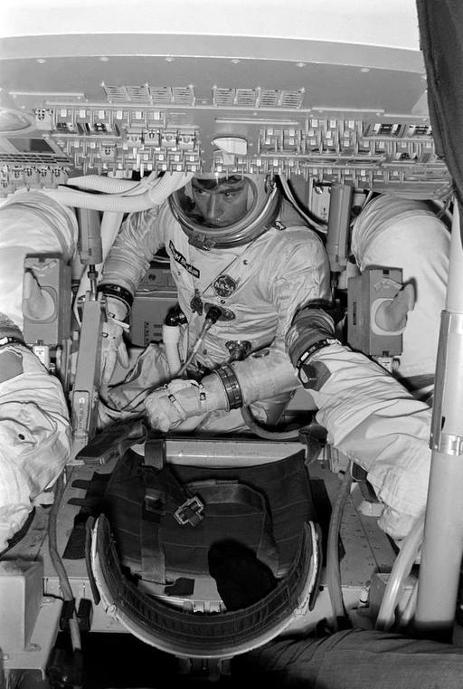 Simulation - Apollo 10, NASA Apollo program - PICRYL - Public Domain ...