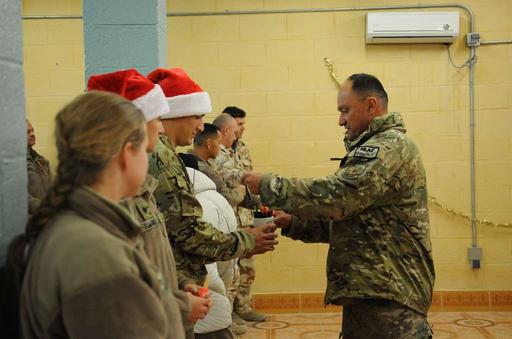 U.S. Navy Chaplain Lt. Cmdr. Frank Riley, assigned - PICRYL - Public ...