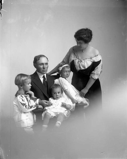 Original glass plate negative is from the J. C. Knowles Collection, PhC.182, State Archives of North Carolina. (8720643609), family portrait, early 20th century, studio photography, historical photo, family