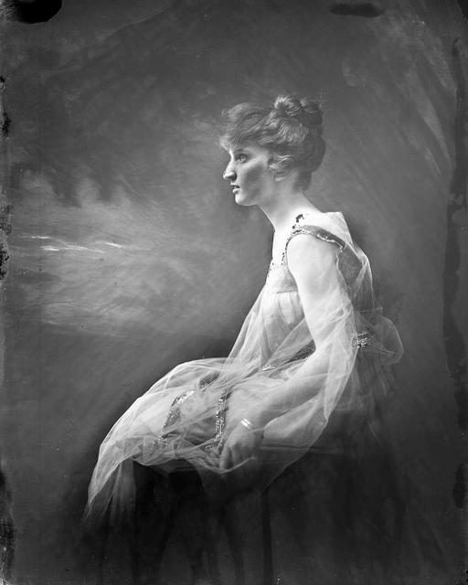 Original glass plate negative is from the J. C. Knowles Collection, PhC.182, State Archives of North Carolina. (8721762760), flapper, portrait, vintage fashion, 1920 s, black and white