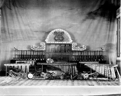 Original glass plate negative is from the J. C. Knowles Collection, PhC.182, State Archives of North Carolina. (8721740456), men, building, horse drawn carriage, architecture, historical, glass plate negative, jc knowles collection, state library of victoria