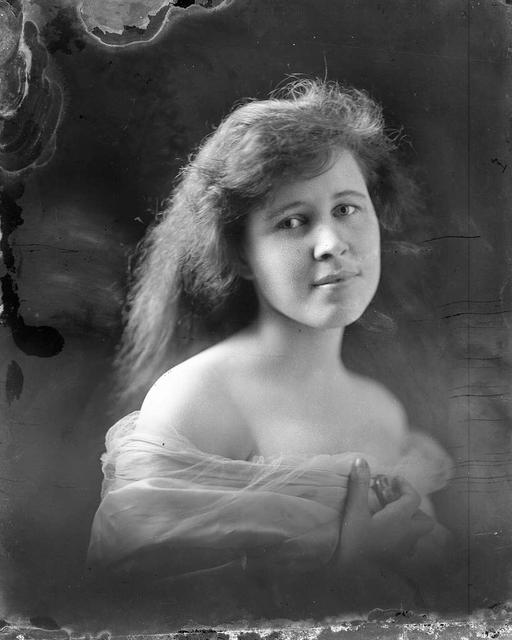 Original glass plate negative is from the J. C. Knowles Collection, PhC.182, State Archives of North Carolina. (8721762310), portrait, early 20th century, woman, studio photography, vintage
