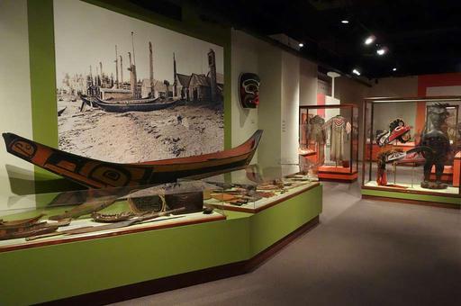 Aboriginal peoples exhibit - Glenbow Museum - DSC00950, aboriginal peoples, glenbow museum, exhibit, artifacts, cultural items, indigenous, display