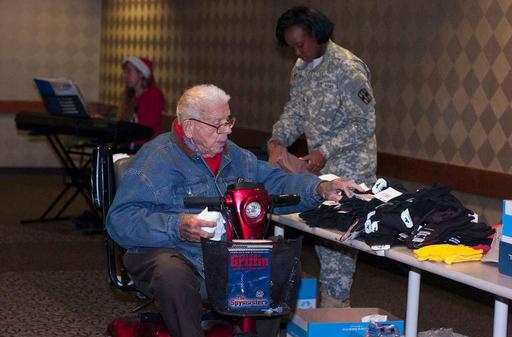 Azmon Dunham, a World War II and Navy veteran, picks - PICRYL - Public ...