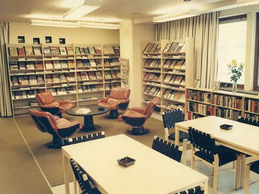 America Center Library at Kaivotalo - 6 — PICRYL - Public Domain Media ...