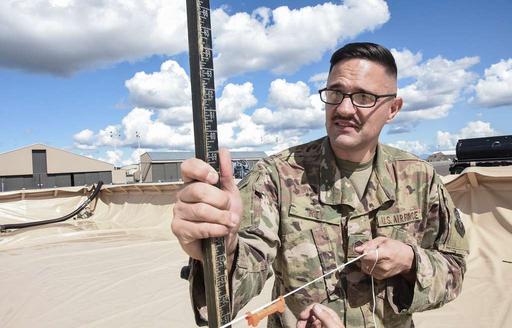 U.S. Air Force Master Sgt. Daniel Rey, 92. - PICRYL Public Domain-Suche