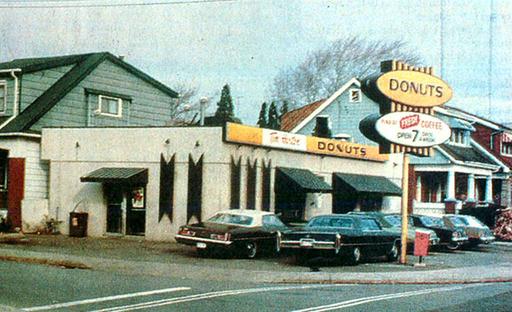 Original Tim Horton's (29833801682), tim hortons, restaurant, coffee shop, architecture, building, signage, vintage, retro