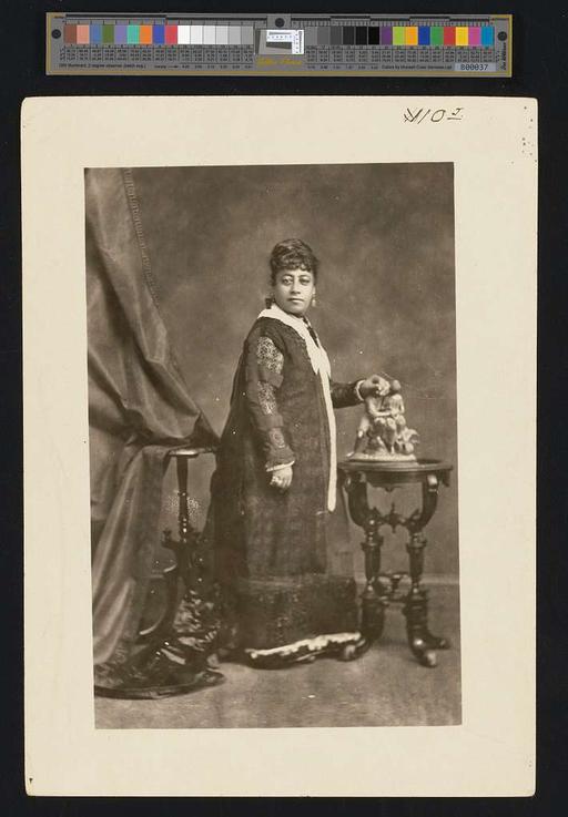 Queen Emma of Hawaii (PP-96-3-011, original), queen emma, hawaii, portrait, royalty, dress, lace collar, hawaiian history, monarch