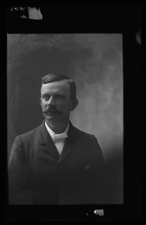 James J. Williams (PNL-190-06116, original), james j williams, pacific northwest laboratory, pnl, scientist, portrait