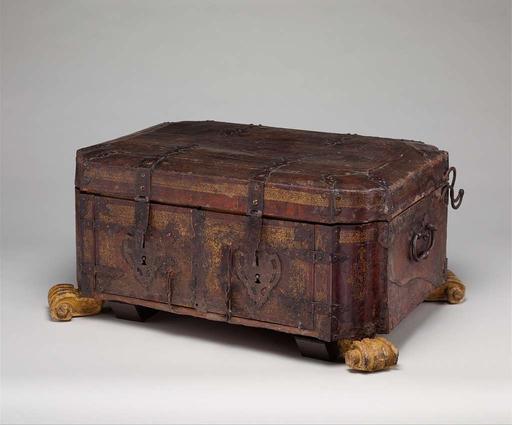Toilet set in original leather case, Augsburg, Bavaria, chest, vargueno, spanish, ironwork, gilt, furniture, antique, decorative arts, box, metalwork, renaissance