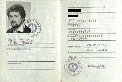 Dowód osobisty NRD dla obcokrajowców - PICRYL - Public Domain ...